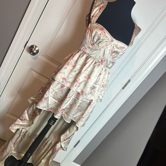BNWT - WEWOREWHAT CORSET HIGH LOW SATIN MAXI FLORAL DRESS - 8 - Picture 2 of 8